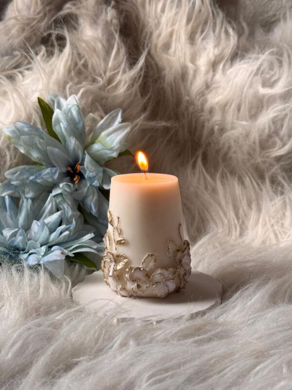 The Gold Aura Candle- Vanilla Scented